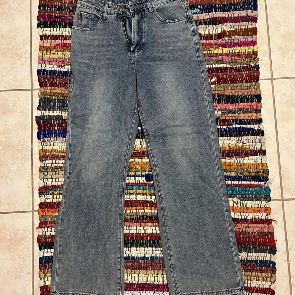 Wide leg mom jeans